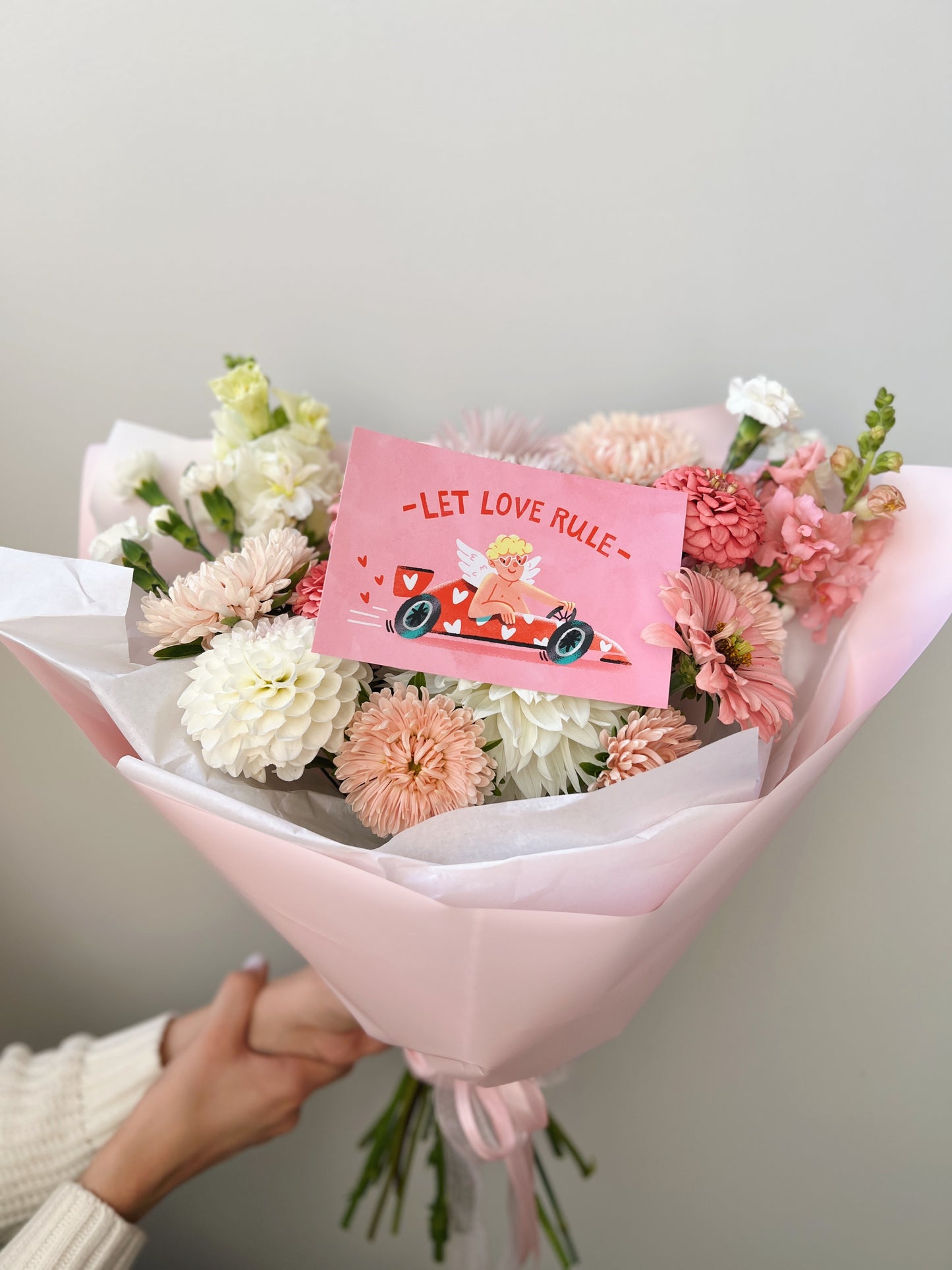 Greeting card 10x15 cm 'Let love rule