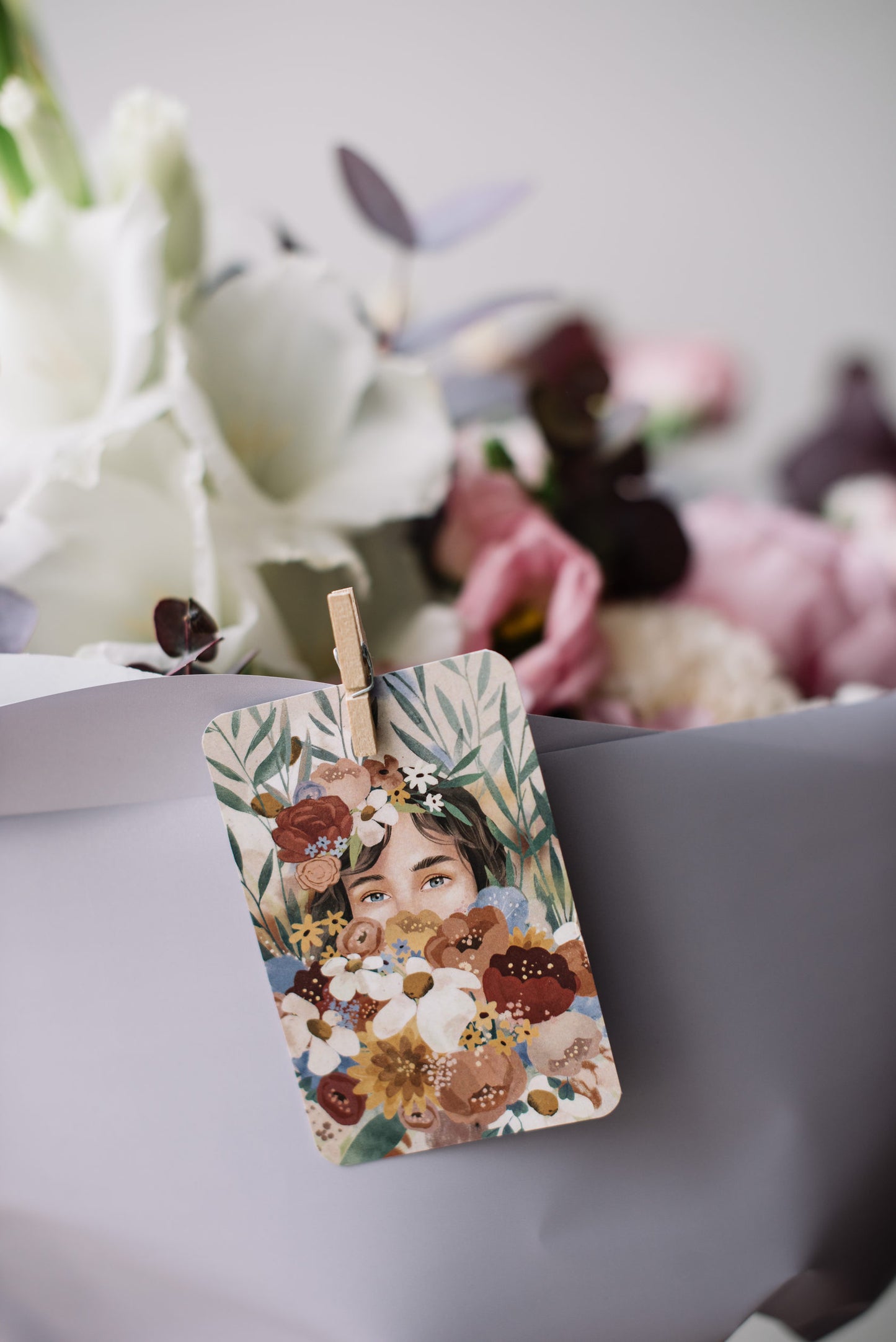 Mini single card 6x9 cm 'Flower girl in a wreath'